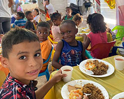 FOTO NIÑOS ALIMENTAR 1